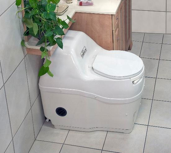 Lạ lùng bồn cầu không cần nước