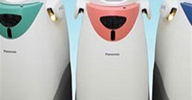 Robot HOSPI-R giúp y tá phân phát thuốc