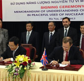 Việt - Anh hợp tác sử dụng hạt nhân vì hòa bình