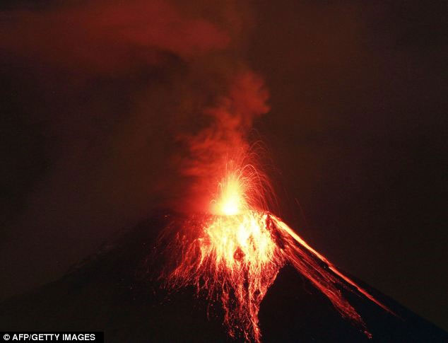 Hình ảnh: Núi lửa Tungurahua ở Ecuador phun trào