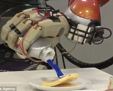 Robot biết làm bánh như người