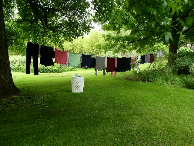 Giặt quần áo bằng cách phơi nắng