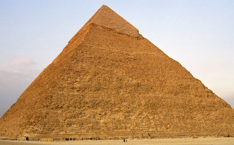 Kim tự tháp cũng chứng minh một điều là người Ai Cập đã biết đến số Pi.