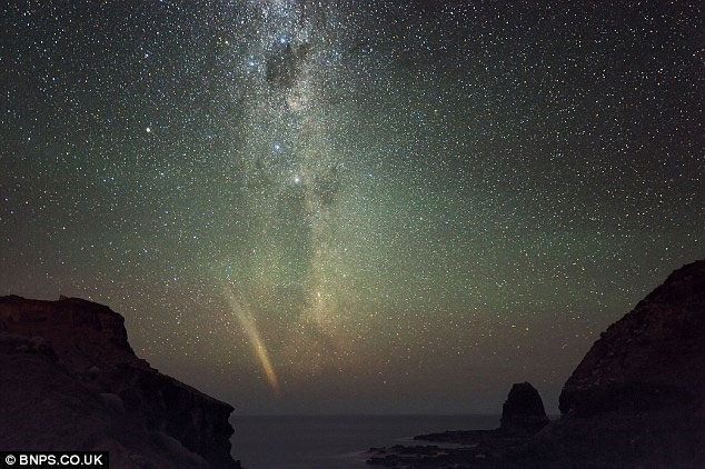 Hình ảnh sao chổi Comet Lovejoy ở khắp nơi trên thế giới