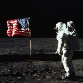 Trả 1,3 tỉ USD để du lịch Mặt trăng?