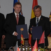 Việt Nam-Đức ký ý định thư về khoa học công nghệ
