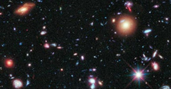 Kính thiên văn Hubble phát hiện thiên hà cổ xưa nhất