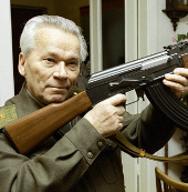 Cha đẻ của súng AK-47 phải nhập viện 
