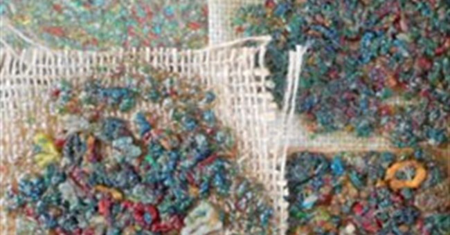 Chế gạch lát sặc sỡ từ phân ốc sên