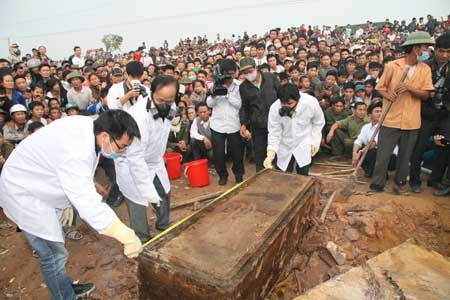 Khai quật mộ cổ 300 năm ở Hà Nội