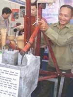 Máy bơm nước đạp chân