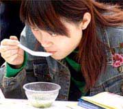 Bát đĩa nhựa dùng một lần có thể gây ung thư
