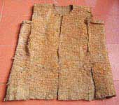 Bộ trang phục độc đáo bằng vỏ cây