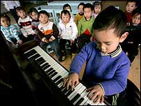 Ca hát - liệu pháp giảm đau cho trẻ bệnh