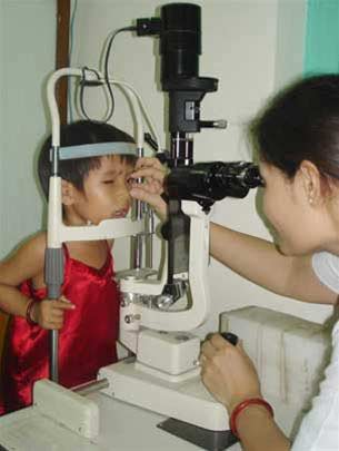 Ứng dụng laser điều trị ung thư võng mạc