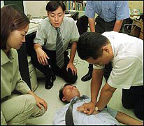 Phòng ngừa đột tử ở người luống tuổi trong mùa nóng