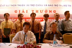 "Thắp sáng niềm tin ICT vì người tàn tật"