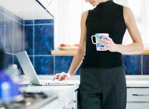 Đàn ông "search" mạng giỏi hơn phụ nữ?