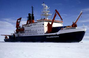 Tàu phá băng Polarstern thám hiểm vùng đáy biển chưa có trên bản đồ