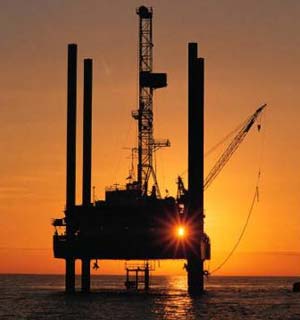Có thể sản xuất xăng dầu từ CO<sub>2</sub>