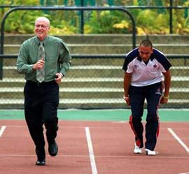 Rèn luyện trí óc giúp người cao tuổi hoạt động nhanh nhẹn
