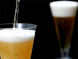 Máy bán bia biết không bán cho vị thành niên