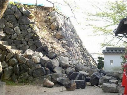Hai trận động đất liên tiếp làm rung chuyển vùng tây nam Nhật Bản