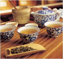 Trà giúp bảo vệ da ngăn ngừa tác hại của ánh nắng mặt trời