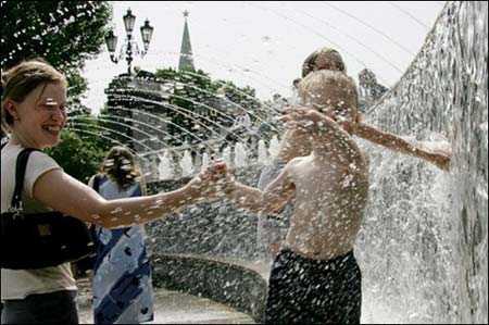 Không khí nóng tràn vào nước Nga.