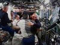 Tàu con thoi Atlantis ráp thành công với Trạm ISS