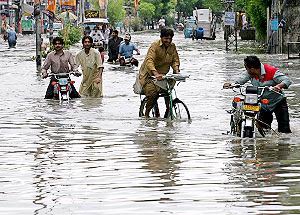 Ấn Độ, Pakistan: Mưa lũ làm nhiều người thiệt mạng