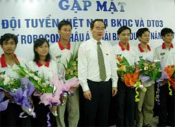 Việt Nam cố gắng giữ cúp ở lại