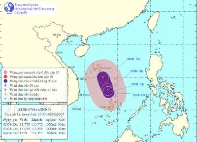 Bão số 2 cách đất liền 110km, miền Trung mưa lớn