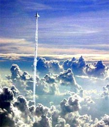 2012: Có thể du lịch và ở khách sạn trên vũ trụ
