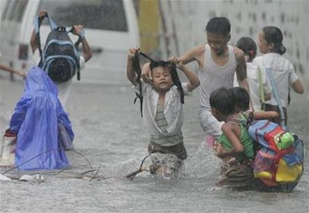 Philippines: Bão Sepat khiến thủ đô Manila chìm trong lũ