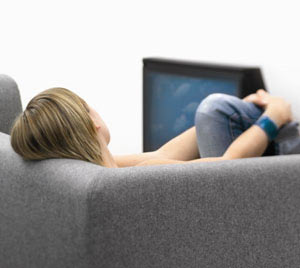 Xem TV nhiều gây cảm giác thiếu ngủ