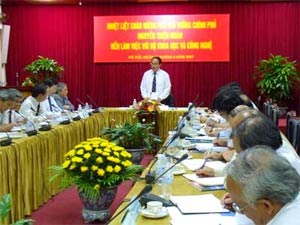 Xóa mù "luật" khoa học trong 6 tháng