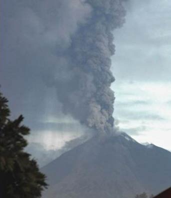 Indonesia: Núi lửa thức giấc