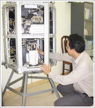 Những người chế tạo Vệ tinh