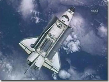 NASA hoãn chuyến ra ngoài khoảng không vũ trụ một ngày