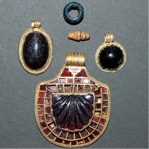 Tập tục mai táng tiết lộ tín ngưỡng người Anglo-Saxon
