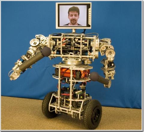Robot mới chăm sóc người cao tuổi