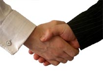 Bắt tay chặt dễ kiếm được việc
