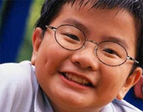 Người đeo kính trông thông minh hơn
