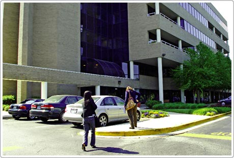 Thăm <i>“đại bản doanh”</i> nghiên cứu H5N1