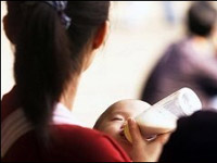 Bình sữa có thể gây… béo phì!