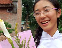 Chế nước rửa bát không hại da tay từ vỏ cam