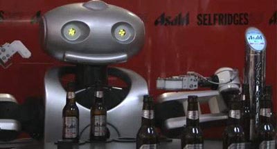 <i>"Nhân viên phục vụ"</i> robot