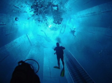 Bể bơi sâu nhất thế giới