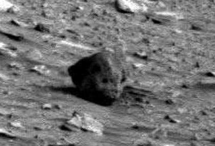Phát hiện “hộp sọ người ngoài hành tinh” trên sao Hỏa